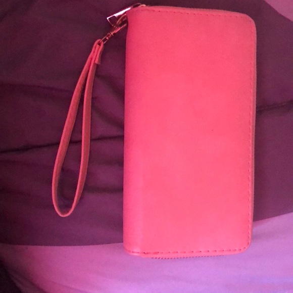 Pink Wallet clutch wristlet - Picture 4 of 5